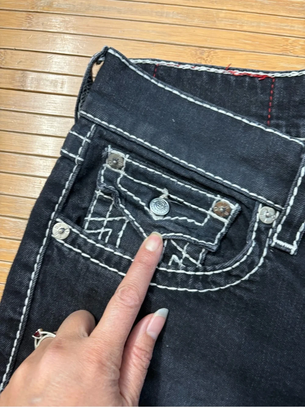 True Religion Women's Black Straight Leg Jeans with Contrast White Stitching - Picture 7 of 8